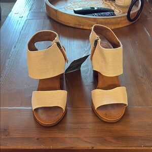 Women's Cream Sandals